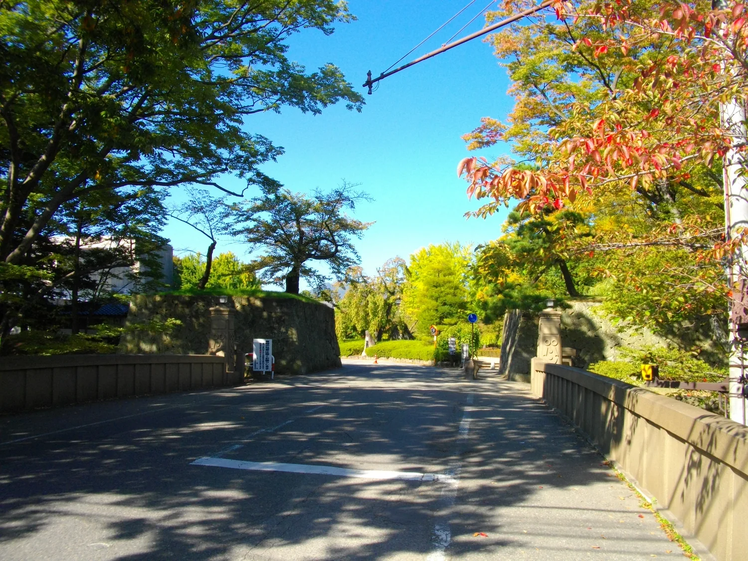 上田城二の丸橋へ続く入口